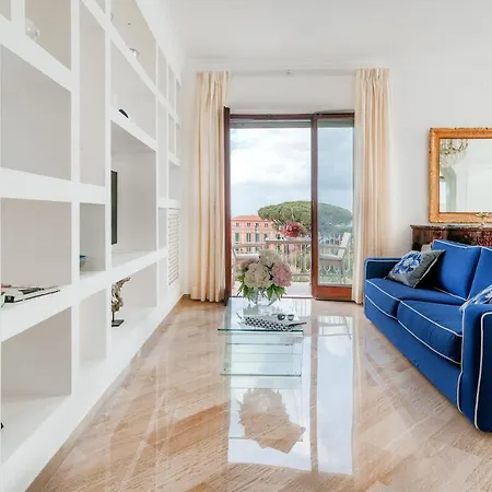 לינה וארוחת בוקר Eden 4*