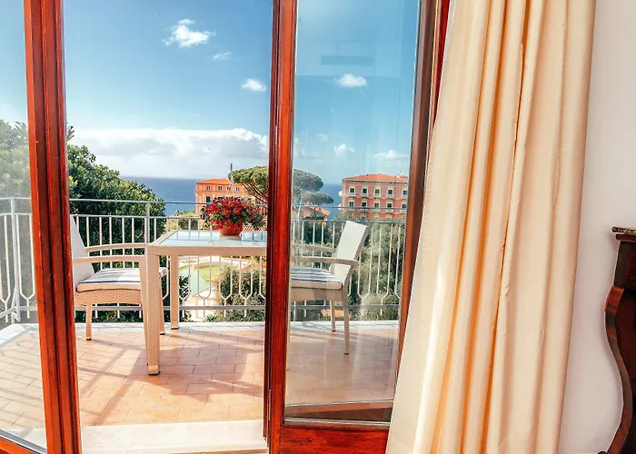 Eden Bed & Breakfast 4*